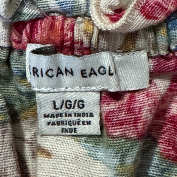 American Eagle floral top. Size large - Picture 4 of 6